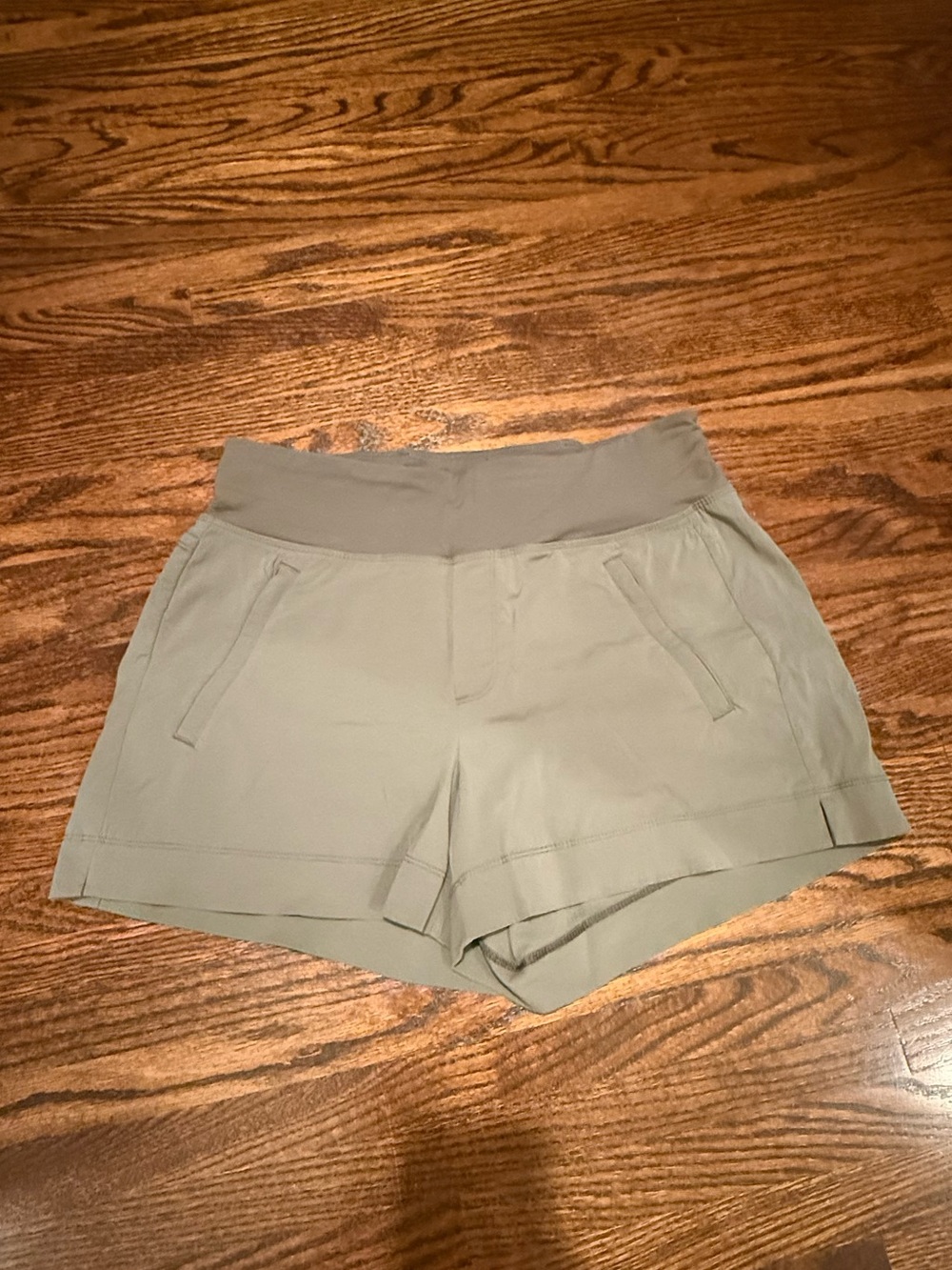 Athleta Olive green Trekkie North High-Waist Casual Shorts